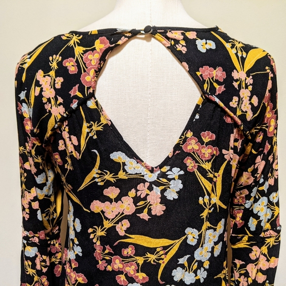 Black floral bell sleeved boho dress - Picture 6 of 6